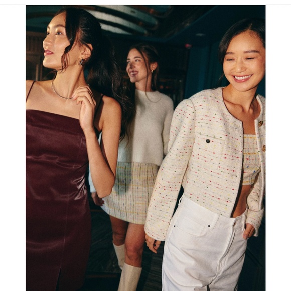 LUXURIOUS Cream Tweed Crop Jacket With Colorful Details And Gold Buttons NWT - Picture 7 of 7